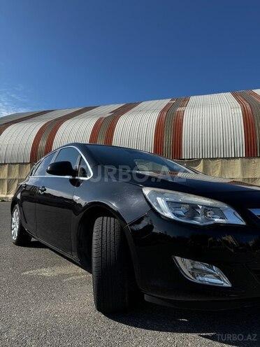 Opel Astra 2011, 198,000 km - 1.6 l - Bakı