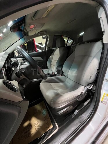 Chevrolet Cruze-14