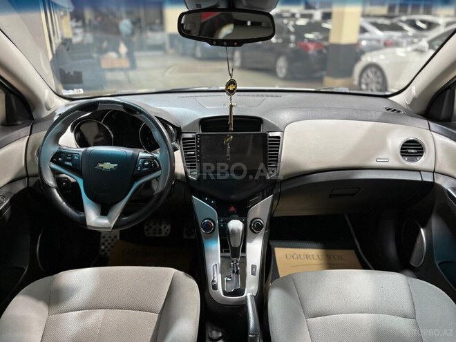 Chevrolet Cruze-16