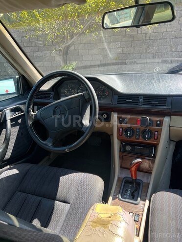 Mercedes E 220 1995, 480,000 km - 2.2 l - Bakı
