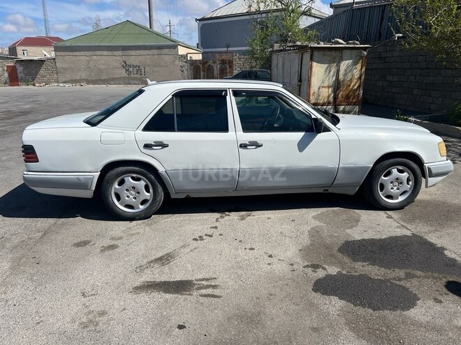 Mercedes E 220 1995, 480,000 km - 2.2 l - Bakı