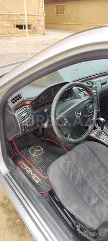 Mercedes E 240 1998, 279,000 km - 2.4 l - Bakı
