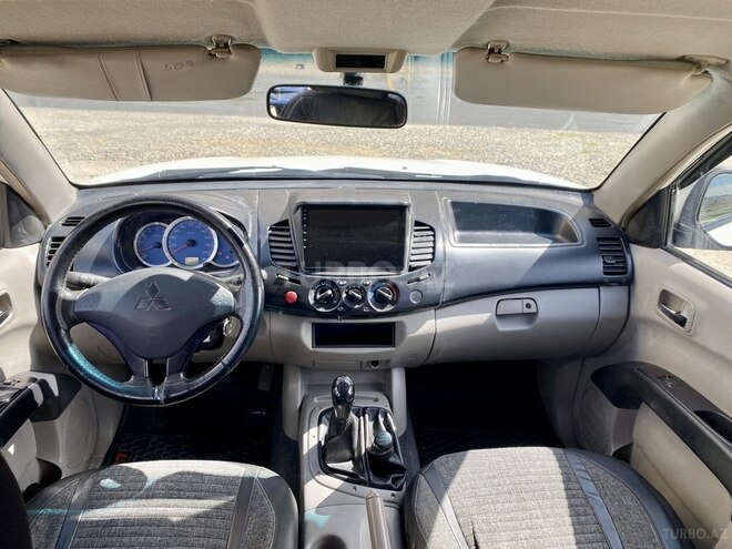Mitsubishi L200 2007, 330,000 km - 2.5 l - Bakı