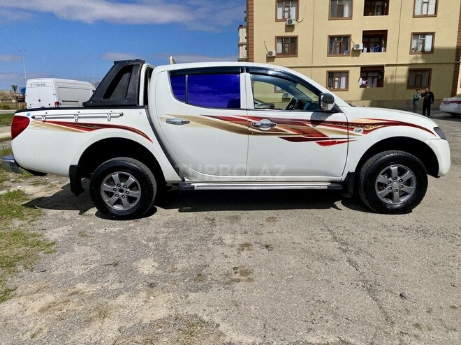 Mitsubishi L200 2007, 330,000 km - 2.5 l - Bakı