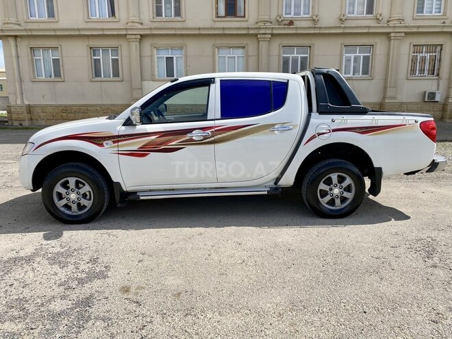 Mitsubishi L200 2007, 330,000 km - 2.5 l - Bakı