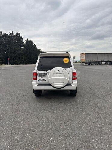 Mitsubishi Pajero io 2001, 315,000 km - 2.0 l - Qax