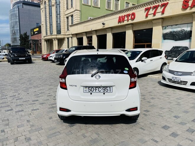 Nissan Note-7