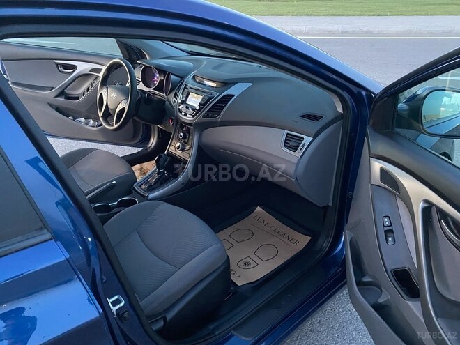 Hyundai Elantra 2015, 124,500 km - 1.8 л - Bakı