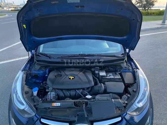 Hyundai Elantra 2015, 124,500 km - 1.8 л - Bakı