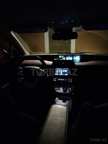 Toyota Prius 2017, 140,000 km - 1.8 l - Bakı