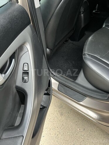Hyundai Elantra 2014, 176,000 km - 1.8 л - Salyan