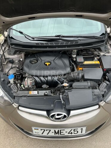 Hyundai Elantra 2014, 176,000 km - 1.8 л - Salyan
