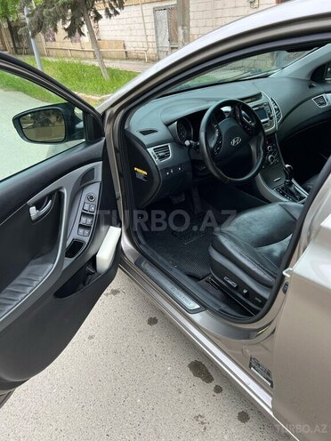 Hyundai Elantra 2014, 176,000 km - 1.8 л - Salyan