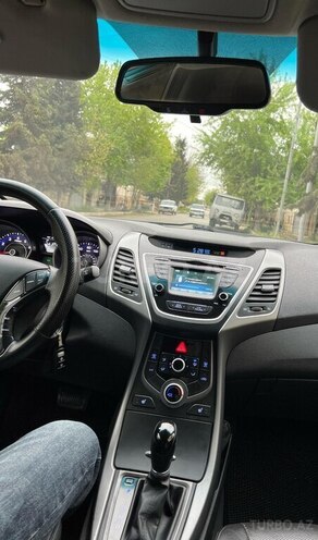 Hyundai Elantra 2014, 176,000 km - 1.8 л - Salyan