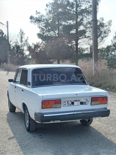 LADA (VAZ) 2107 2003, 86,000 km - 1.6 l - Salyan