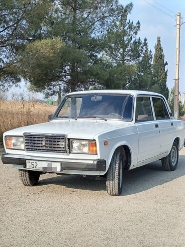 LADA (VAZ) 2107 2003, 86,000 km - 1.6 l - Salyan