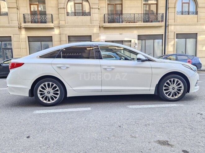 Hyundai Sonata-11