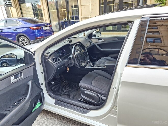 Hyundai Sonata-6