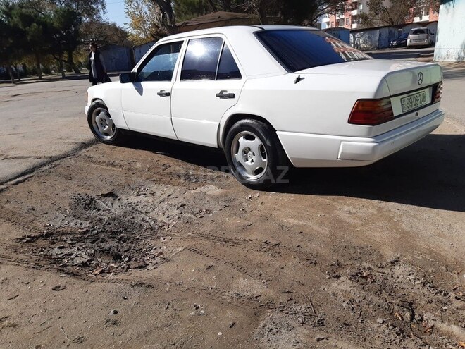 Mercedes E 200 d 1988, 310,772 km - 2.0 l - Gəncə