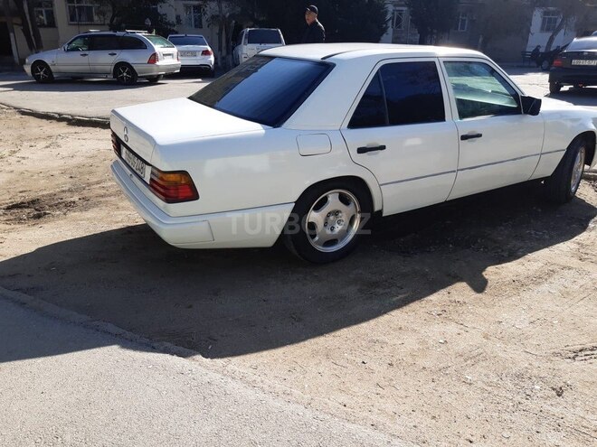 Mercedes E 200 d 1988, 310,772 km - 2.0 l - Gəncə