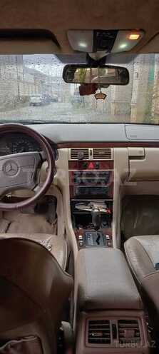 Mercedes E 200 1995, 250,000 km - 2.0 l - Bakı