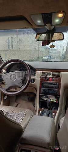 Mercedes E 200 1995, 250,000 km - 2.0 l - Bakı
