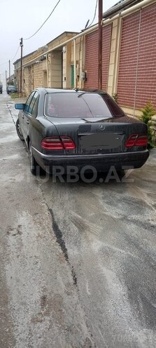Mercedes E 200 1995, 250,000 km - 2.0 l - Bakı