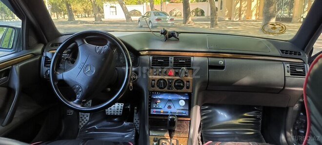 Mercedes E 280-2