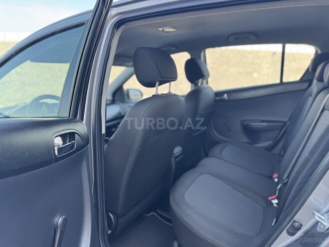 Hyundai i20-4