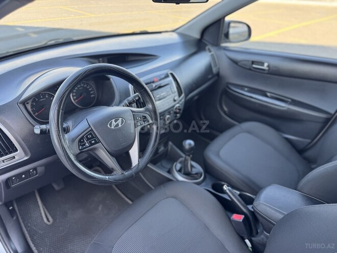 Hyundai i20-17
