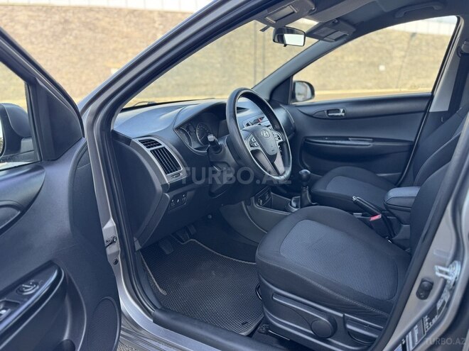 Hyundai i20-10