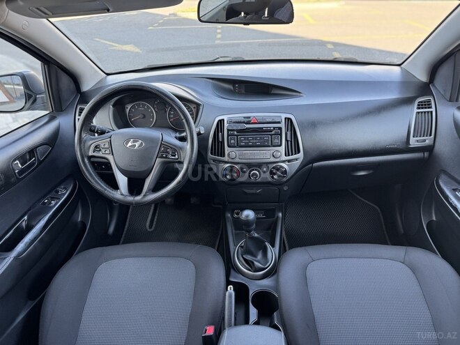 Hyundai i20-13
