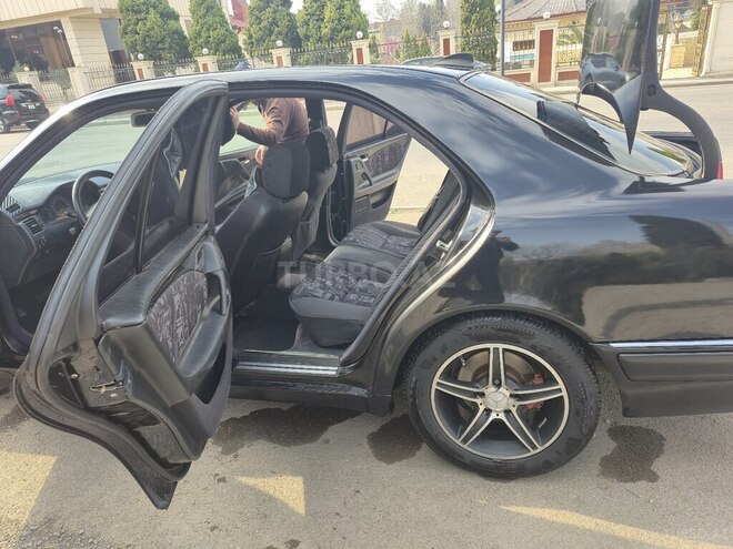 Mercedes E 240 1997, 311,000 km - 2.4 l - Gəncə