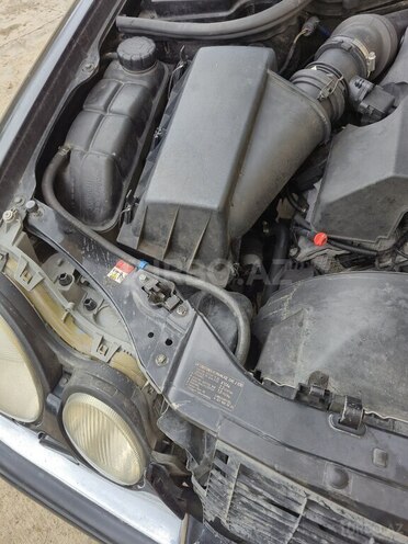 Mercedes E 240 1997, 311,000 km - 2.4 l - Gəncə