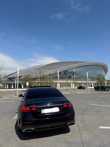 Mercedes E 300 e 4MATIC 2023, 13,000 km - 2.0 l - Bakı
