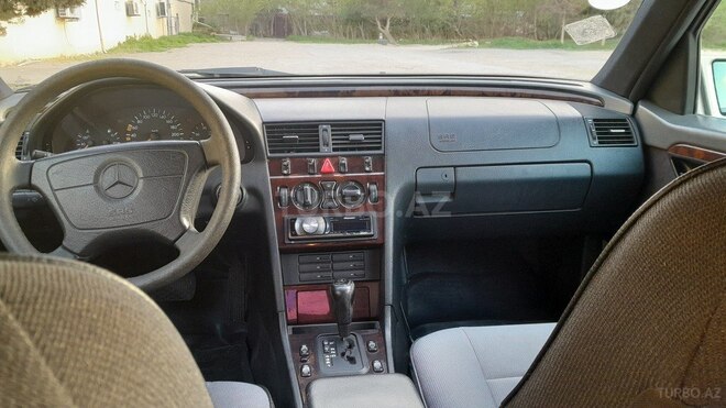 Mercedes C 180 1997, 300,000 km - 1.8 л - Bakı
