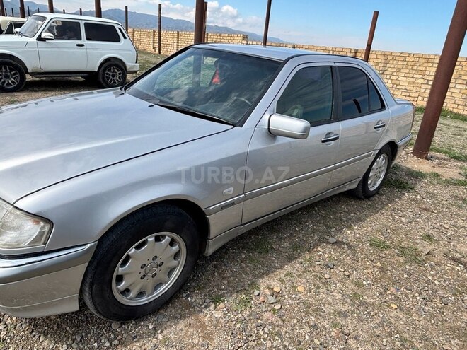 Mercedes C 180 1999, 408,250 km - 1.8 l - Qazax