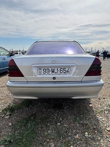 Mercedes C 180 1999, 408,250 km - 1.8 l - Qazax