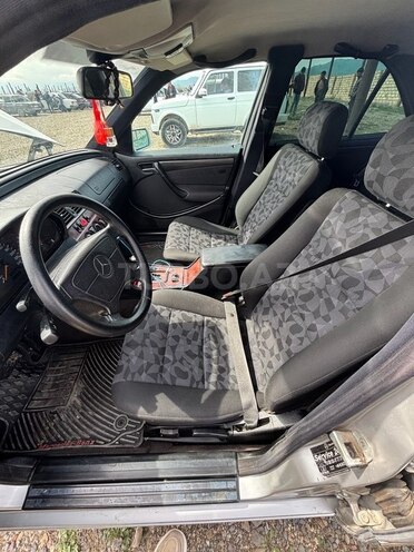 Mercedes C 180 1999, 408,250 km - 1.8 l - Qazax