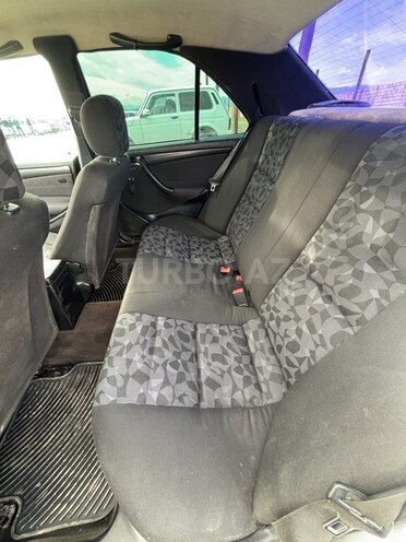 Mercedes C 180 1999, 408,250 km - 1.8 l - Qazax