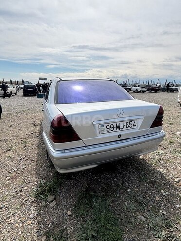 Mercedes C 180 1999, 408,250 km - 1.8 l - Qazax