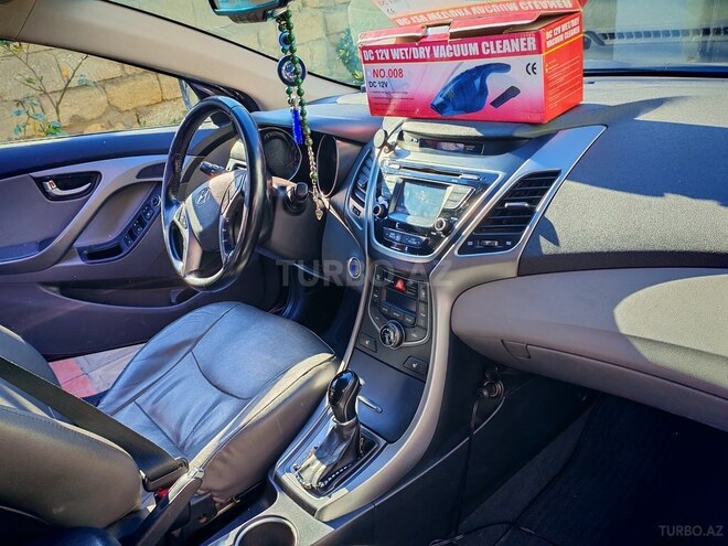Hyundai Elantra 2015, 156,983 km - 1.8 л - Bakı