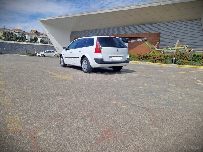 Renault Megane-11