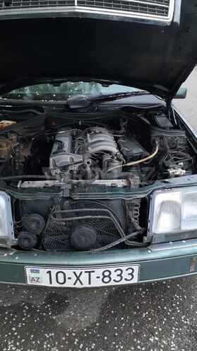 Mercedes E 300 d 1990, 123,456 km - 3.0 л - Quba