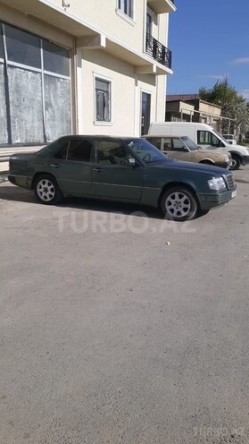 Mercedes E 300 d 1990, 123,456 km - 3.0 л - Quba