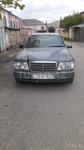 Mercedes E 300 d 1990, 123,456 km - 3.0 л - Quba