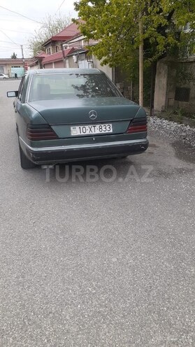 Mercedes E 300 d 1990, 123,456 km - 3.0 л - Quba