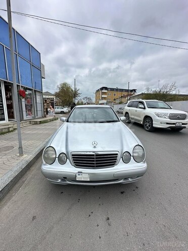 Mercedes E 200 2002, 408,313 km - 2.0 l - Quba