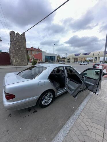 Mercedes E 200 2002, 408,313 km - 2.0 l - Quba