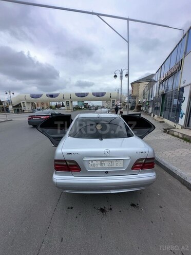 Mercedes E 200 2002, 408,313 km - 2.0 l - Quba